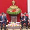 哈萨克斯坦共产主义人民党代表团访问越南