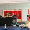 国会主席阮氏金银与越韩多元文化家庭代表会面