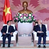 越南国会副主席汪周刘会见老挝司法部部长塞西•桑迪翁