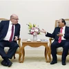 越南政府总理阮春福会见德国联邦经济和能源部长阿尔特迈尔