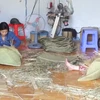 坚江省富美乡努力保护传统蒲草手工编织业