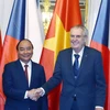 越南政府总理阮春福访捷之行为两国合作开辟新篇章