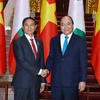越南政府和国会领导人会见缅甸总统吴温敏