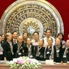 越南国会主席阮氏金银会见槟椥省“长发军”代表团