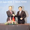 越韩副总理级经济合作对话第一次会议在首尔召开