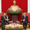 越共中央经济部部长阮文平会见美国财政部代表团