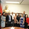 越南《共产主义杂志》干部代表团访问加拿大