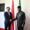越南政府副总理王廷惠与尼日利亚副总统奥辛巴乔举行会谈