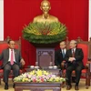 越共中央书记处常务书记陈国旺会见柬埔寨高级代表团