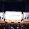越南政府总理阮春福出席“增强越南劳动技能”国家论坛