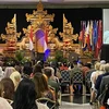越南驻印尼大使馆参加在雅加达举行的国际慈善义卖活动