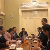胡志明市人民议会高级代表团访问罗马尼亚