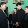 越南公安部部长苏林看望慰问在同心妨碍公务案中牺牲的三名公安干部和战士家属
