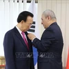 越南向原韩国庆尚北道省知事授予三级劳动勋章