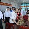 政府总理阮春福出席永隆省“团圆之春”活动