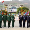 奋战在新冠肺炎防控一线的越南边防部队：边境地区的情义口罩（第三期）