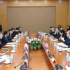 越共中央经济部长阮文平会见美国东盟商务委员会代表团