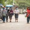 越南人民公安越老友好协会向老方捐赠口罩和现金援助疫情防控