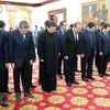 越南党和国家领导代表团来到老挝驻越南大使馆吊唁原老挝总理西沙瓦·乔本潘大将