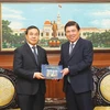 胡志明市加强与老挝和匈牙利各地方的合作关系