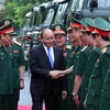 越南政府总理阮春福：后勤干部须关照部队的物质和精神生活
