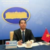 越南外交部副部长苏英勇与英国外交大臣奈杰尔·亚当斯举行电话会谈