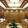 越共中央政治局与中央直属的67个党部中的15个党部举行了工作会议