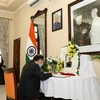 越南外交部副部长阮国勇前往印度大使馆吊唁印度前总统普拉纳布