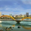 岘港市继续推进“五个无”、“三个有”、“四个安”计划的展开