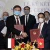 越南与波兰签署金融合作协议