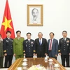 越南政府副总理张和平会见韩国警察厅司令金昌勇一行