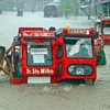 菲律宾发生严重洪灾 近1万人疏散