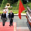 越南党和国家领导人向古巴领导人致贺电