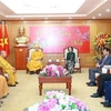 中央民运部部长张氏梅会见越南佛教协会和天主教团结委员会代表团