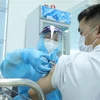 越南继续与新冠疫苗制造商进行谈判致力于为人民进行大规模接种