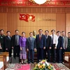 促进越南中部各省与老挝南部各省的货物贸易