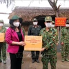 越南国家副主席武氏映春走访慰问西南边境地区新冠疫情防控一线人员