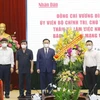 越南国会主席王廷惠走访人民报祝贺革命新闻日