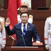 越南国会主席王廷惠宣誓就职