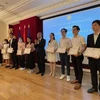 向在法优秀越南大学生颁发奖项
