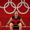2020年东京奥运会举重比赛：越南选手黄氏缘在女子举重59公斤级中名列第五位