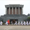 胡志明主席陵墓：越南民族神圣的空间 