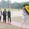 越南国庆76周年：党和国家领导入陵瞻仰胡志明主席遗容