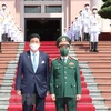 日本防卫大臣岸信夫对越南进行正式访问