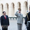 法国转型与公共服务部部长艾米莉·德·蒙特查林主持仪式 欢迎越南政府总理范明政访法