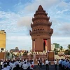 越南党和国家领导人致电柬埔寨领导人庆祝国庆