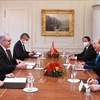 越南国家主席阮春福与瑞士总统居伊•帕默林举行会谈
