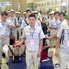 越南外国劳务中心共为1100名劳动者办理出境手续