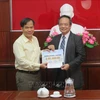 越南美国大学与芹苴市促进高素质人力资源培训合作