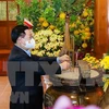 越南国会主席王廷惠在乂安省金莲特别国家遗迹向胡志明主席敬香